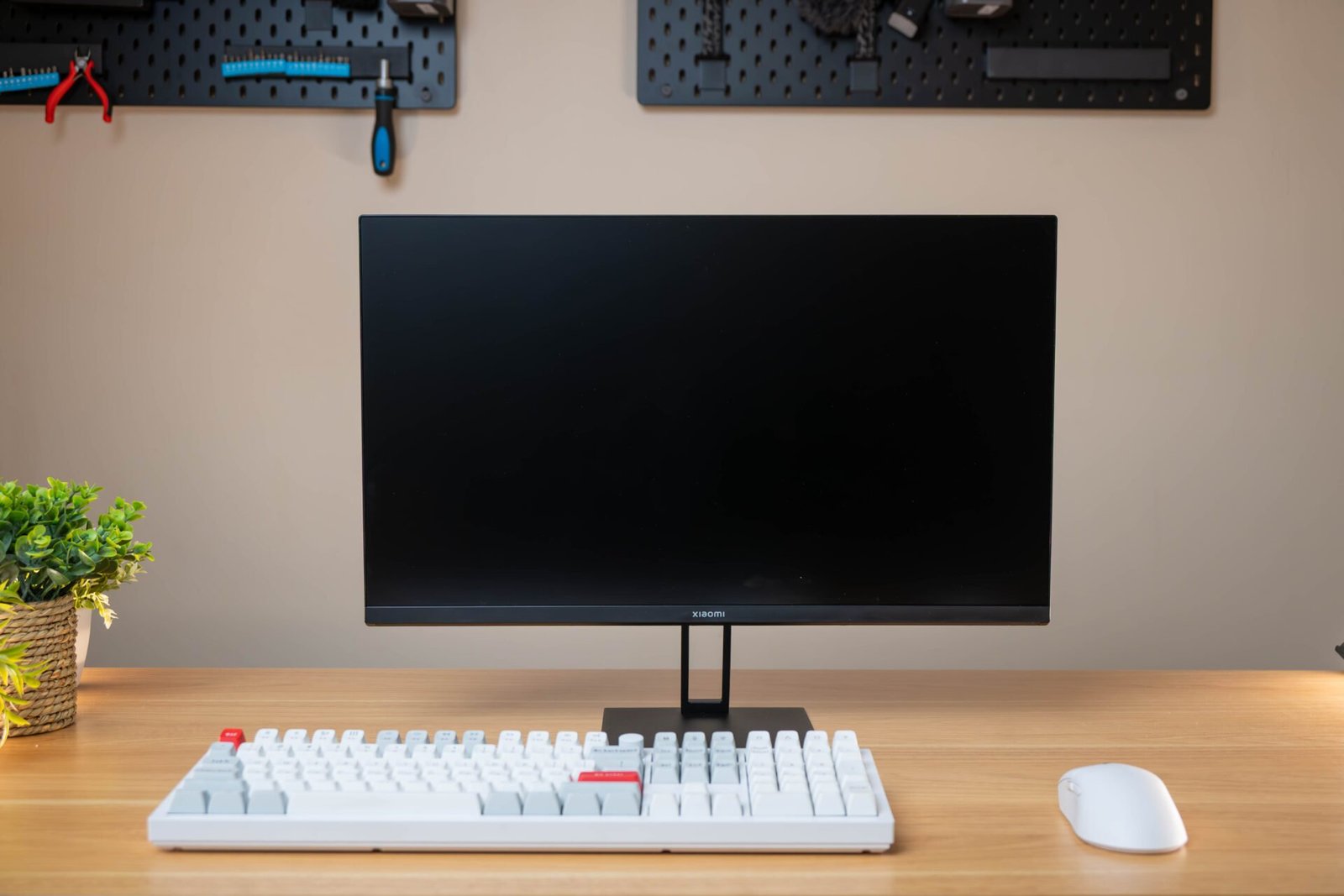 Xiaomi G24i 24" Full HD 1080p IPS Gaming Monitor (180Hz, 1ms, 16:9, HDMI/DP, and AMD FreeSync) - Image 10