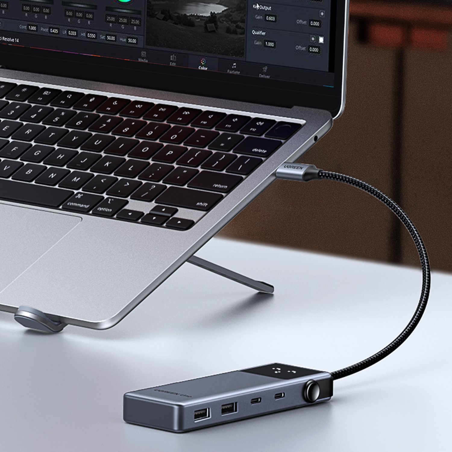 100W PD and 10Gbps USB Ports – Grey